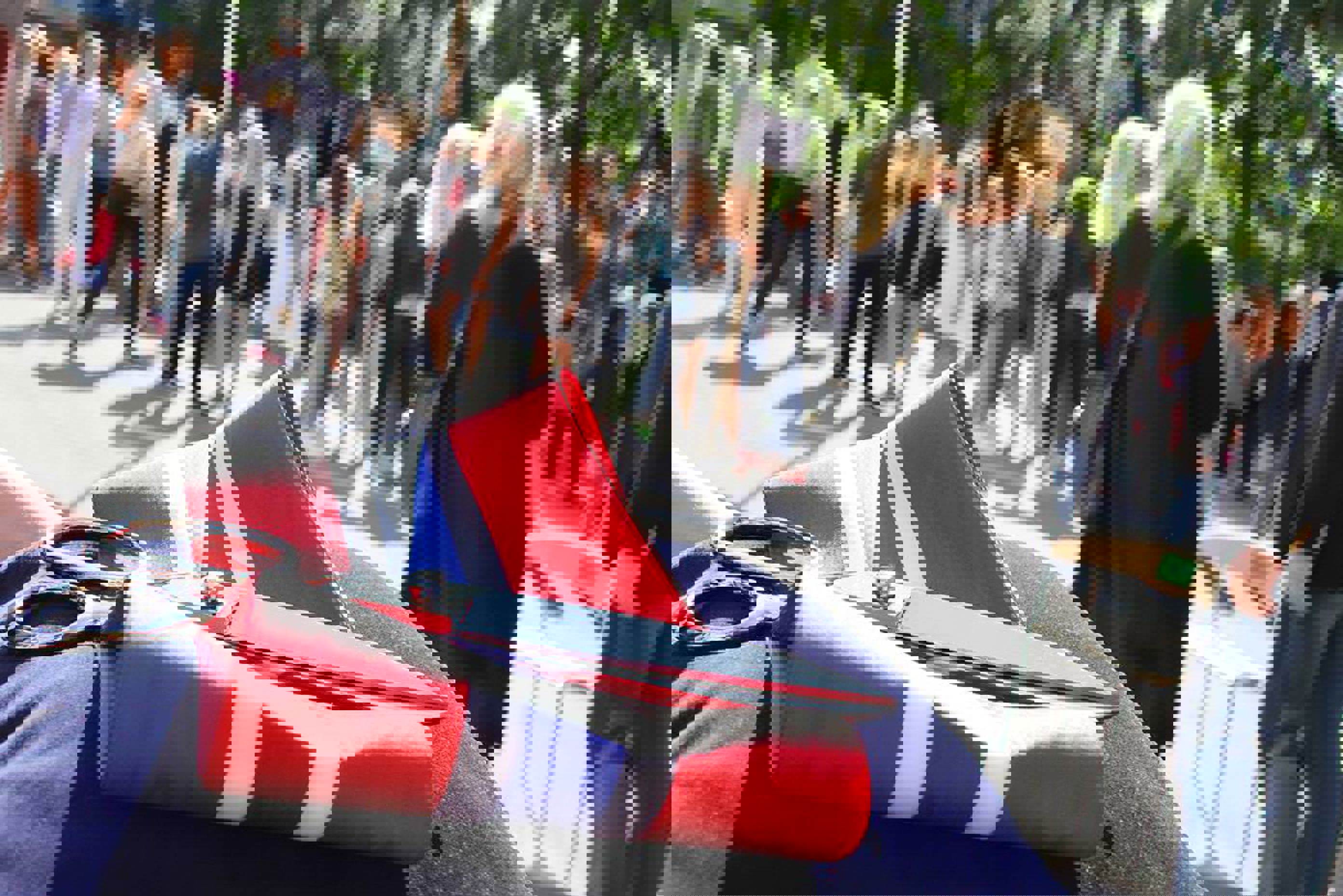 Foto: Bånd og saks Bånd og saks