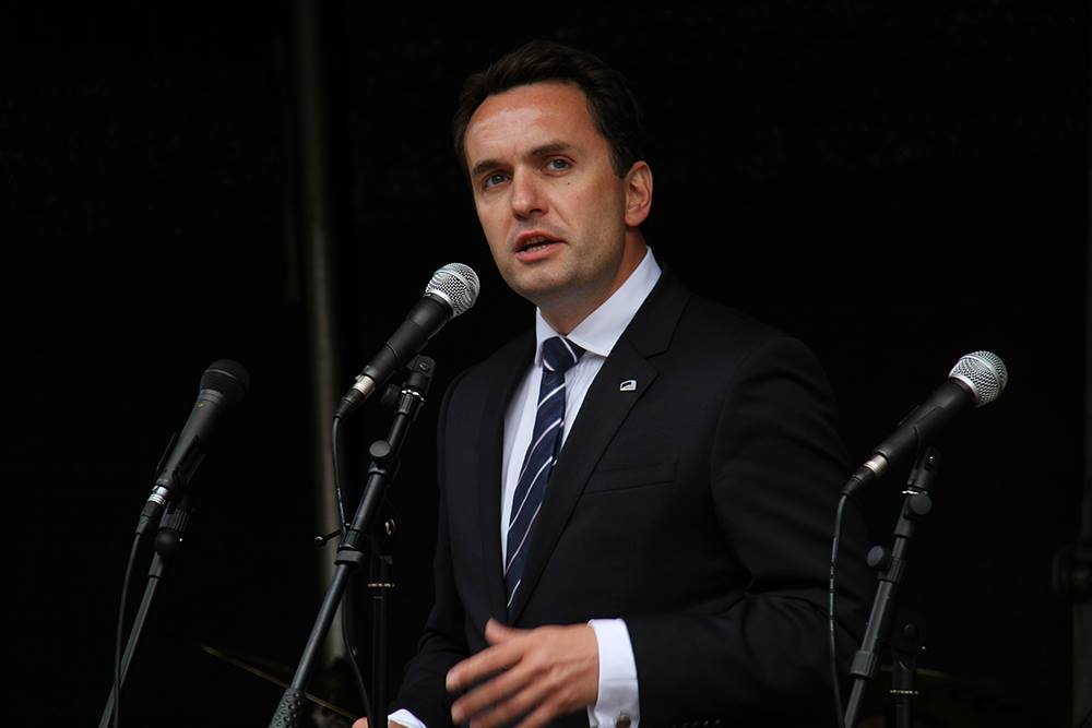 Byrådsleder Stian Berger Røsland taler