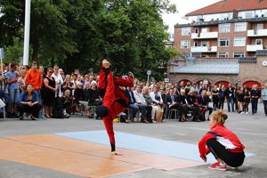 Frikar danser 4