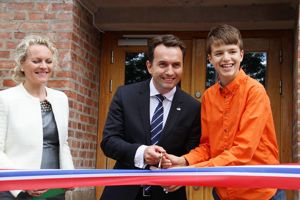 Byrådslederen klipper snoren